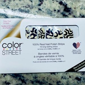 Feeling fab-boo-lous Color street 100% nail polish strips. Halloween